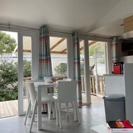 Mobil-home * 纳博讷